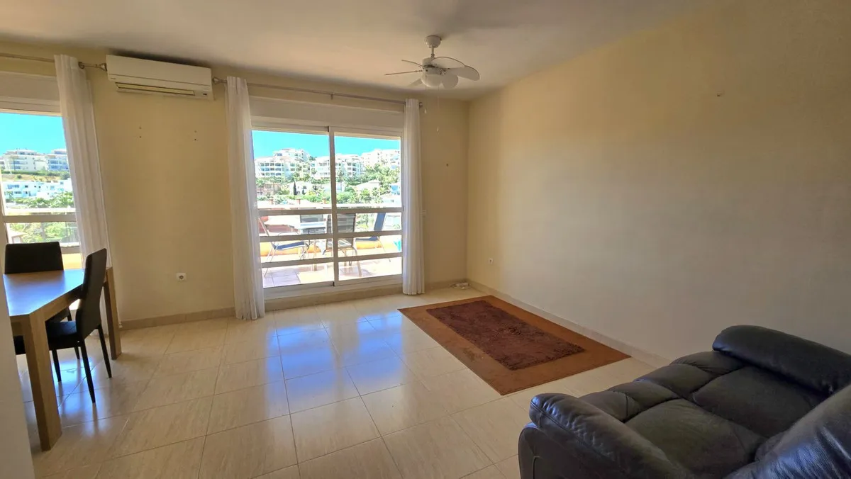 1ae641be-50bd-4129-948c-48a8839bd220