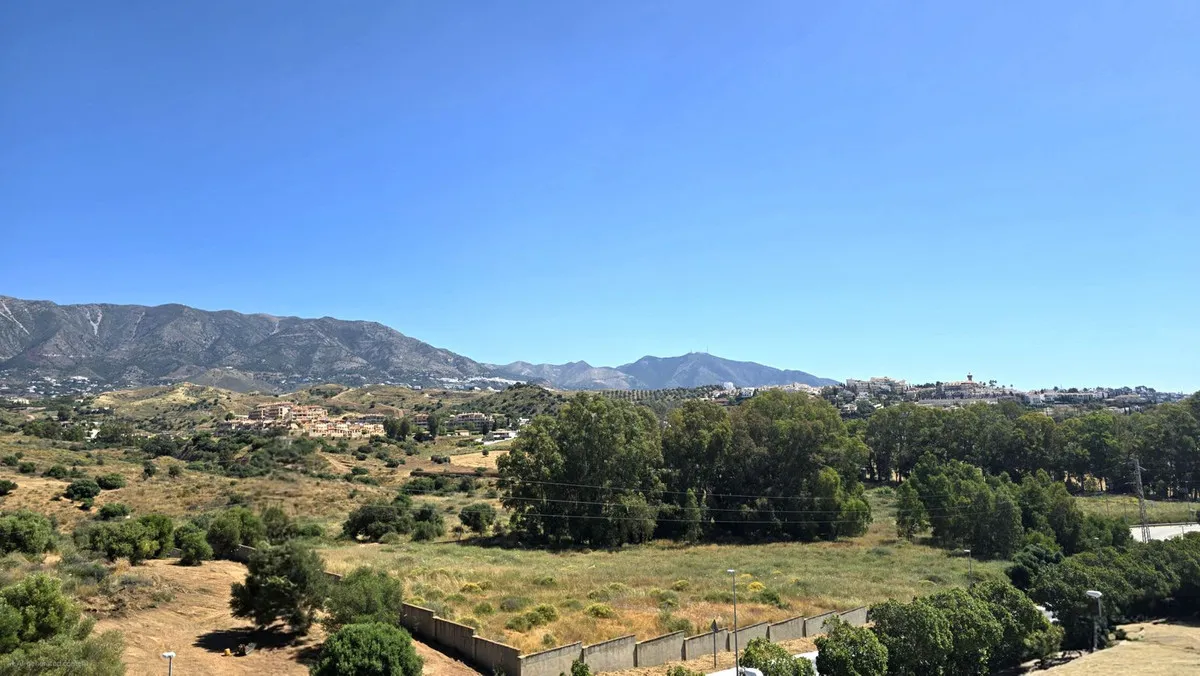 a927f812-32c2-4e27-a227-4d3346431a75