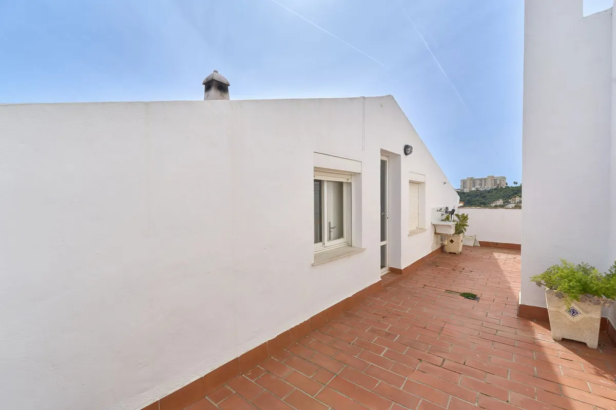 8ed9c84c-9f73-472b-88fd-55e56b7cdfb1