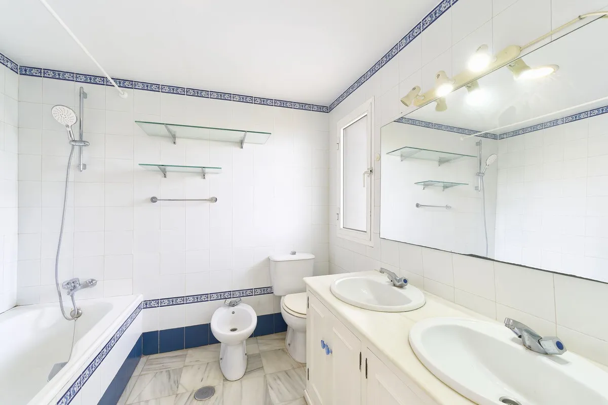 f09753db-f407-4aff-8662-e0d2e9f4ab14