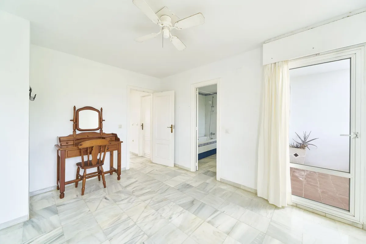 fba76ee0-f07e-449e-80e8-ebb426402db8