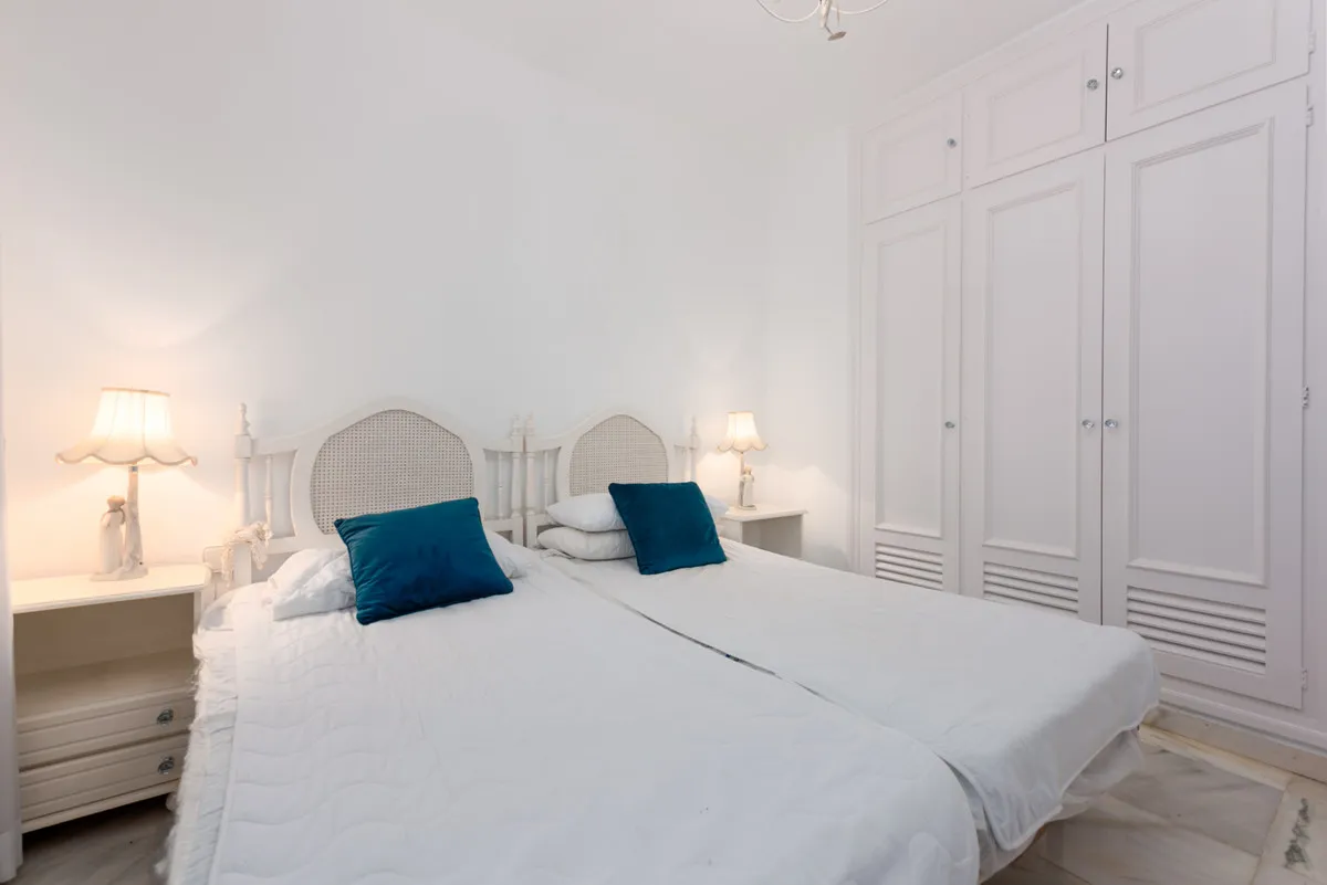 2fe047a4-c562-4bb5-8022-92d89ddad1d9