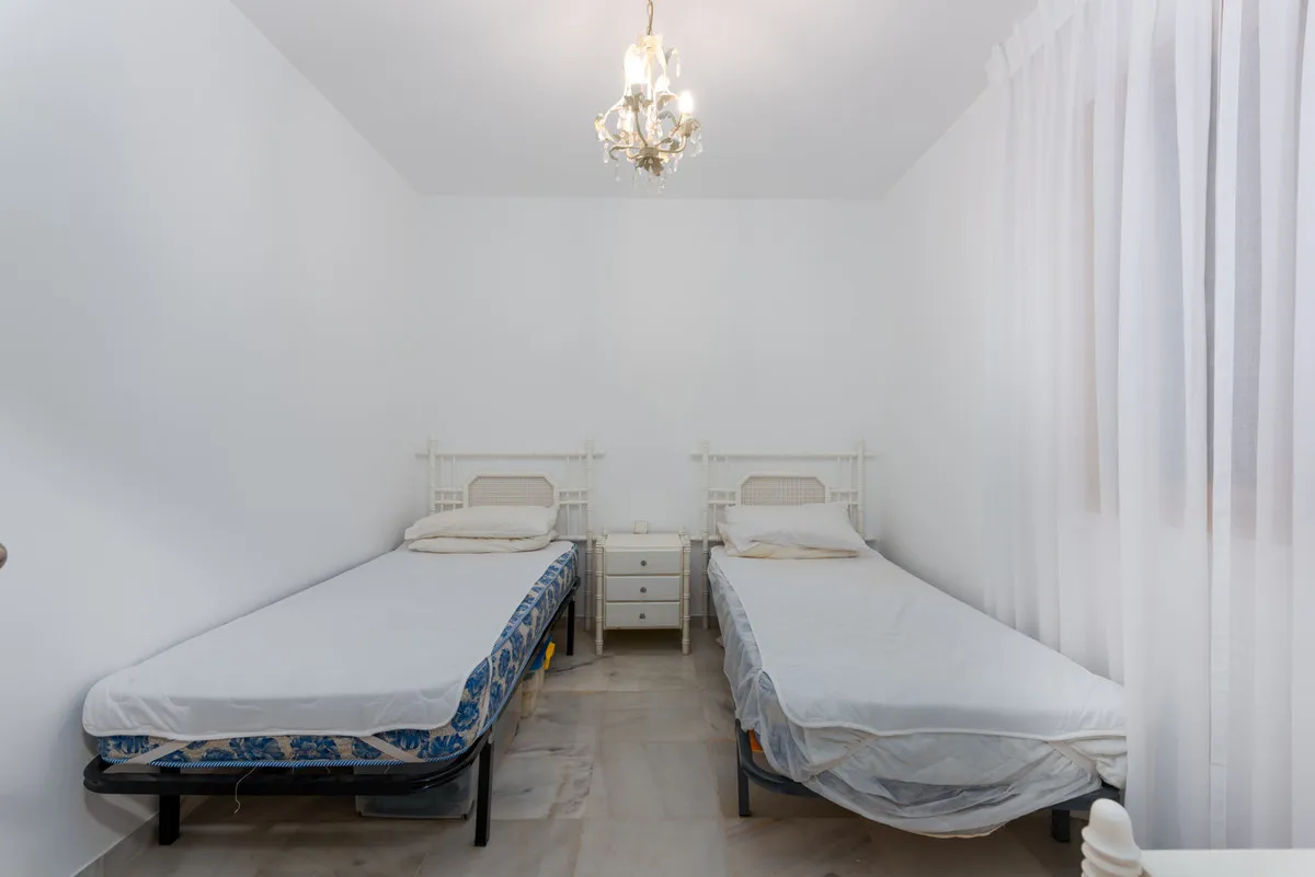 b04ad3d6-59a5-47f6-bd41-07558ba35357