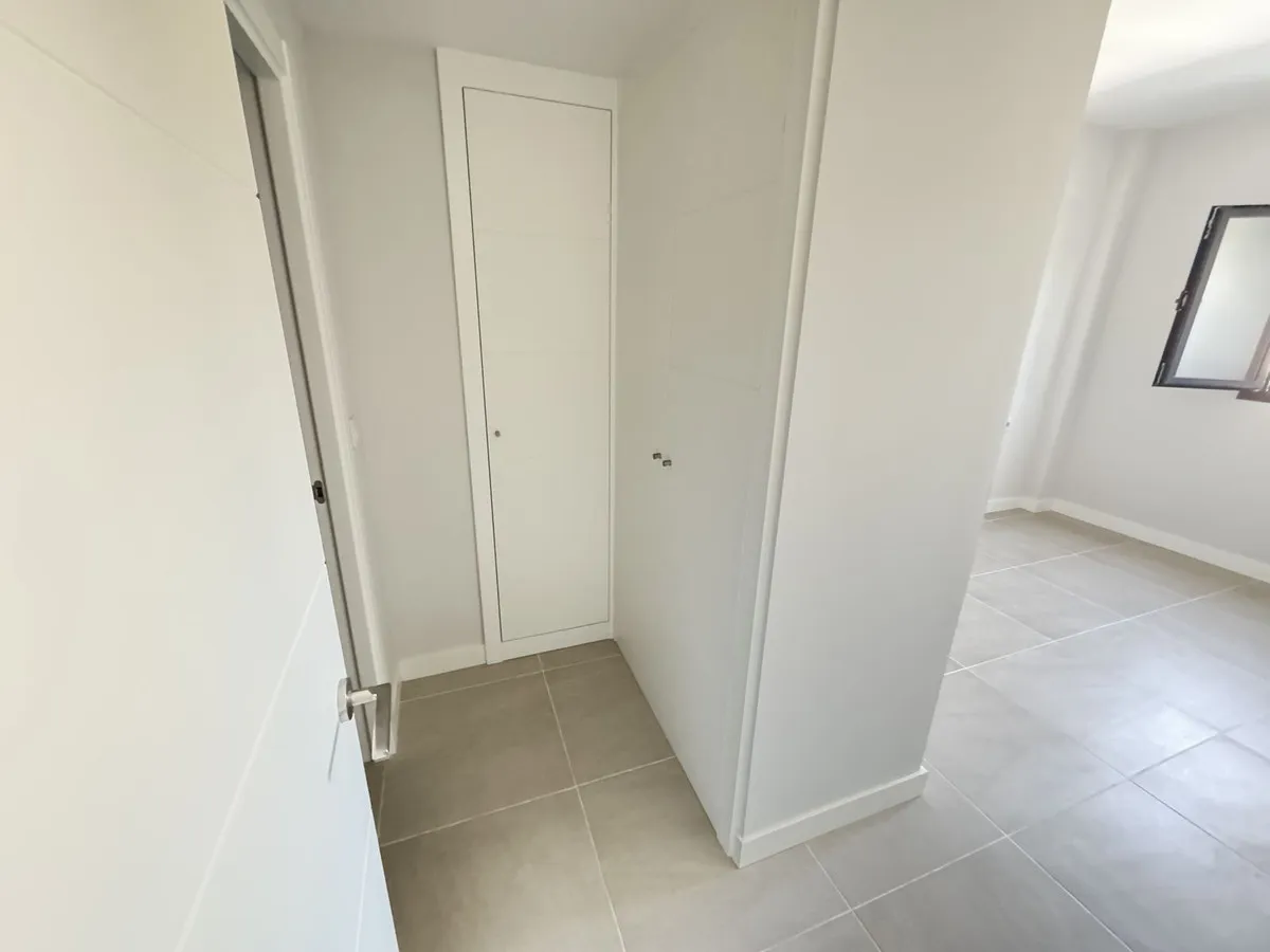 06c106ff-b0a6-4e3d-8f4f-d99748a382e8