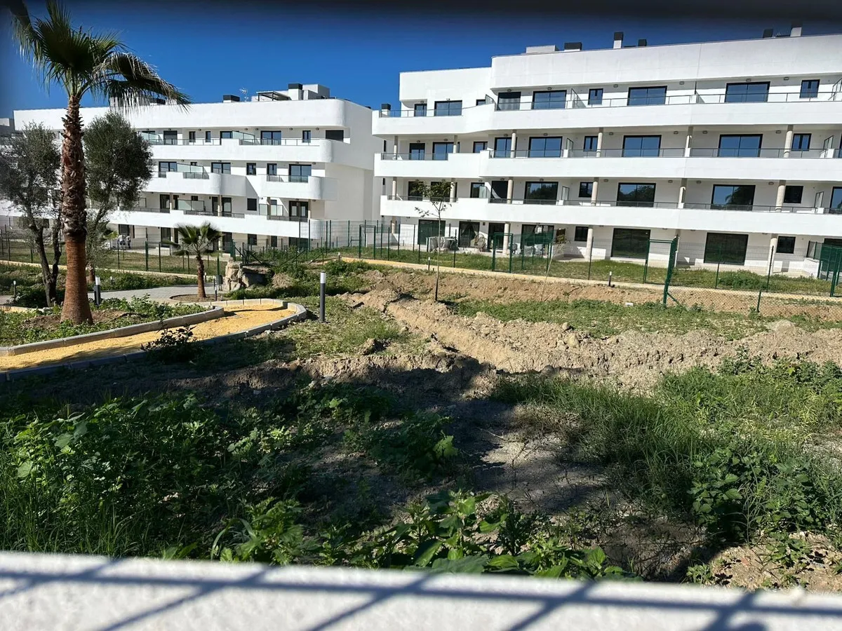 9858b62a-a159-471a-abad-91f29d77a3ba