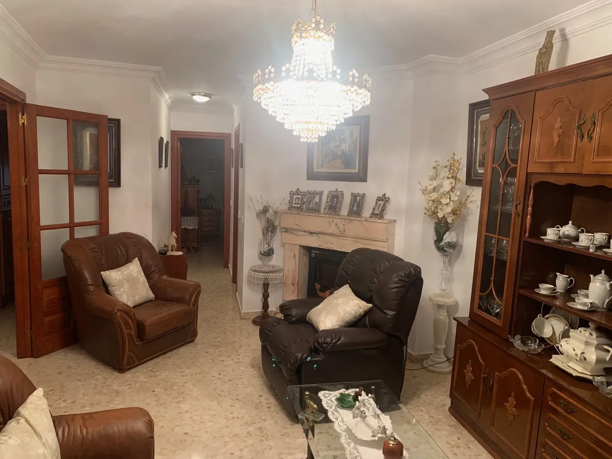 74911142-83a6-4515-8d6f-7b17292113f9