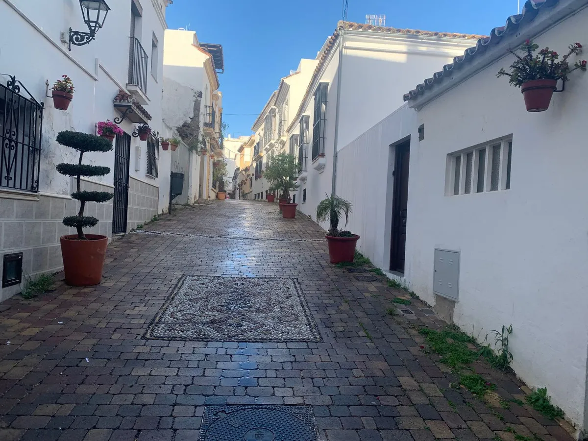 8ef54a0c-a11f-4728-8d44-969cfeb0fc76