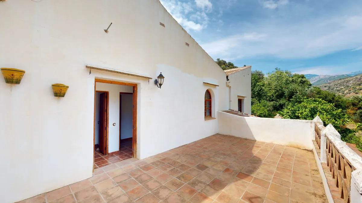 102c55cd-d2e3-445a-9f20-ffd715814c6e