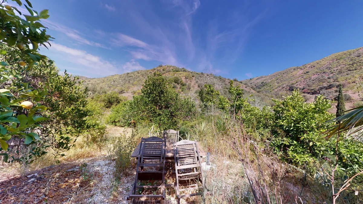 324c49d5-a9b5-4d25-81ae-17973c790d85