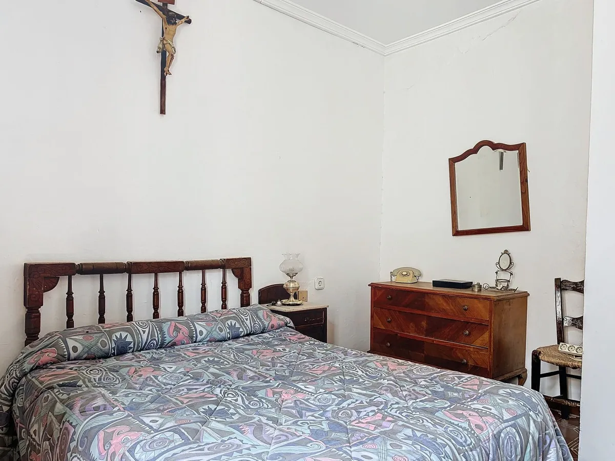 0b26a0df-f24d-460e-8857-bfd07d3af42b