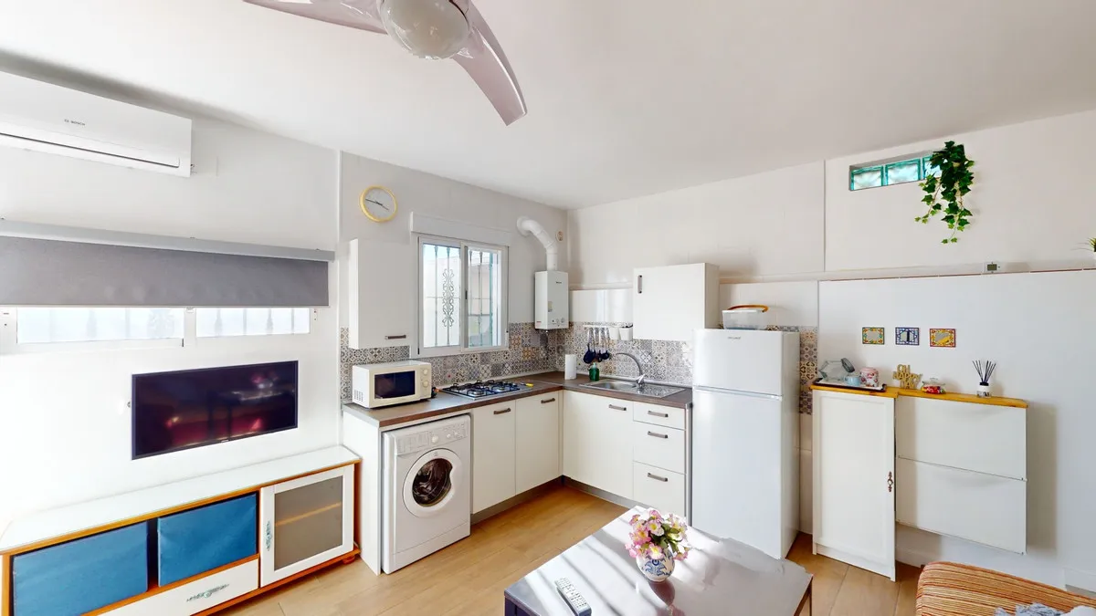 21dd0145-bfaf-442d-ae3a-935cd4a3afcb