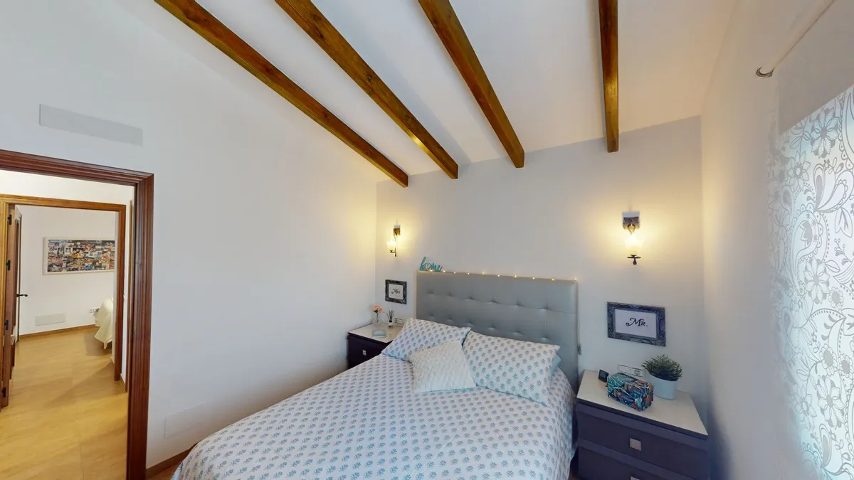 a5f380d9-d106-4915-b970-4544061a5e15