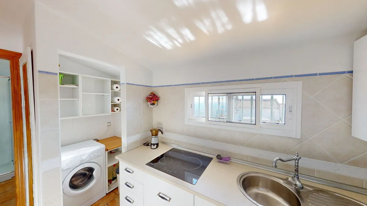 b1788b3f-7698-4fd0-8c7b-d433bd15a0d5