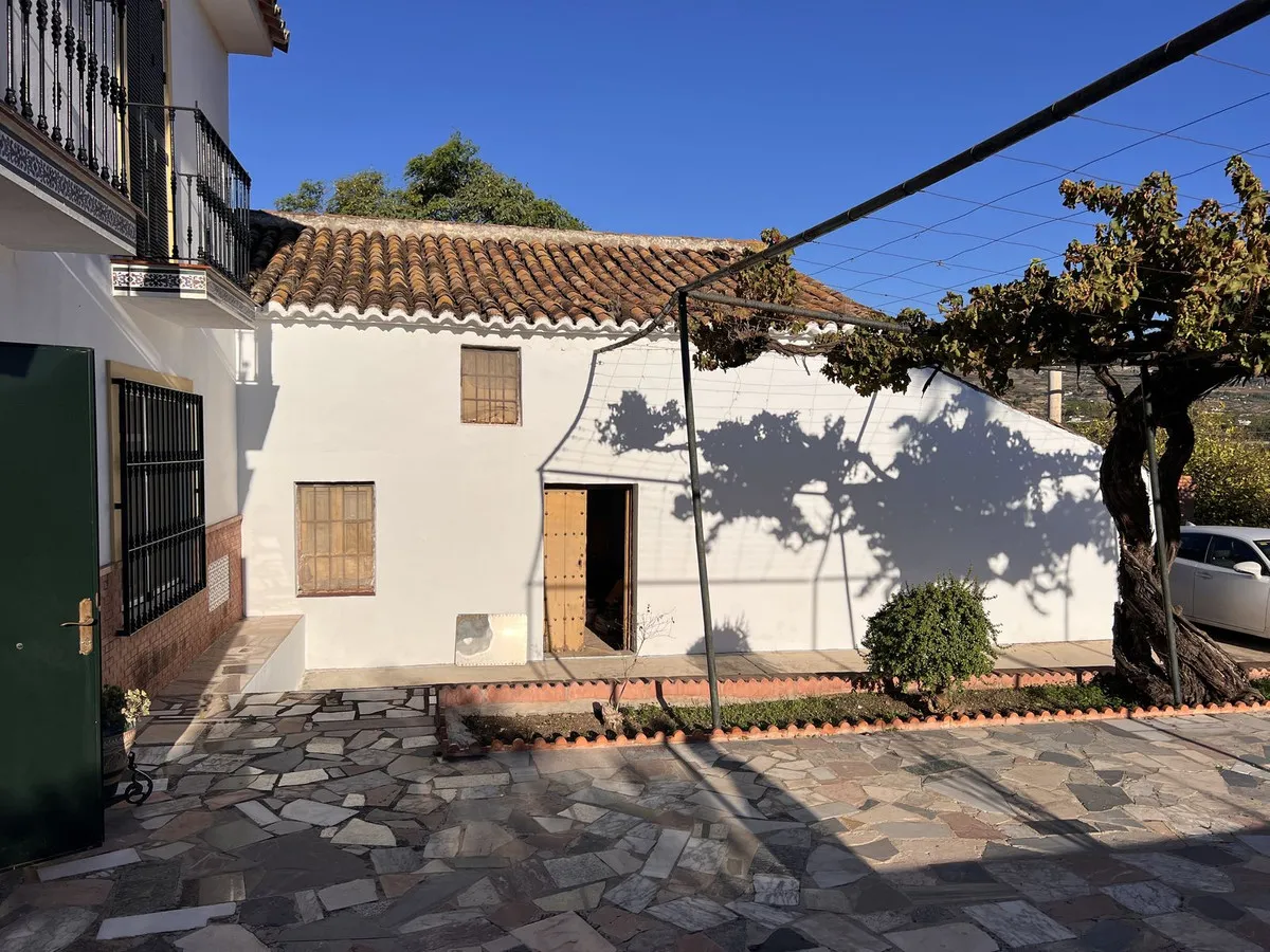 d5c093bc-f0b5-4078-a815-7404f2159eb7