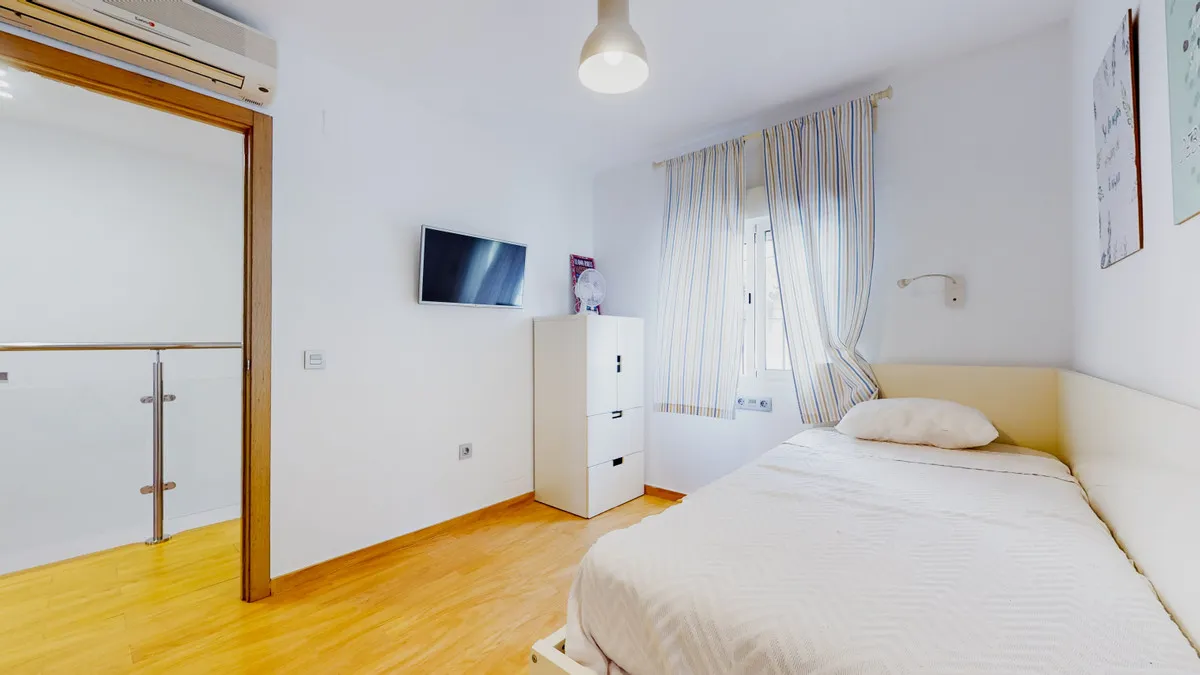 09819d4e-d493-43ca-9073-31f83d05bba9