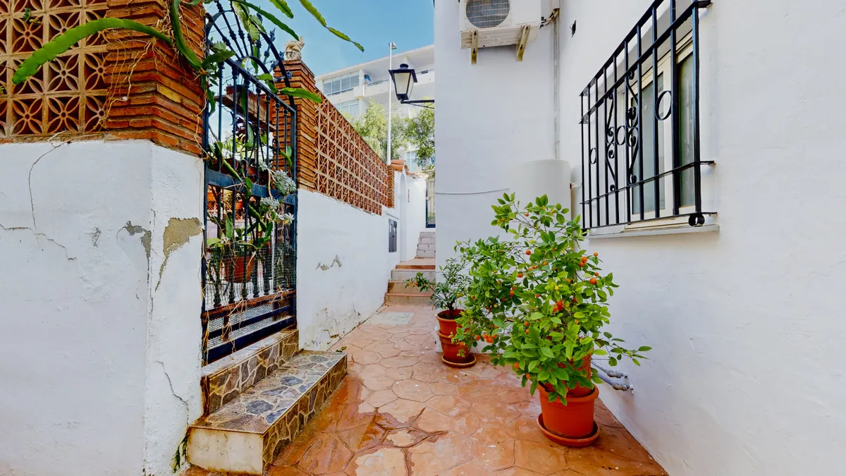 5bff910d-8aa5-4c84-9233-90a5e6d61355