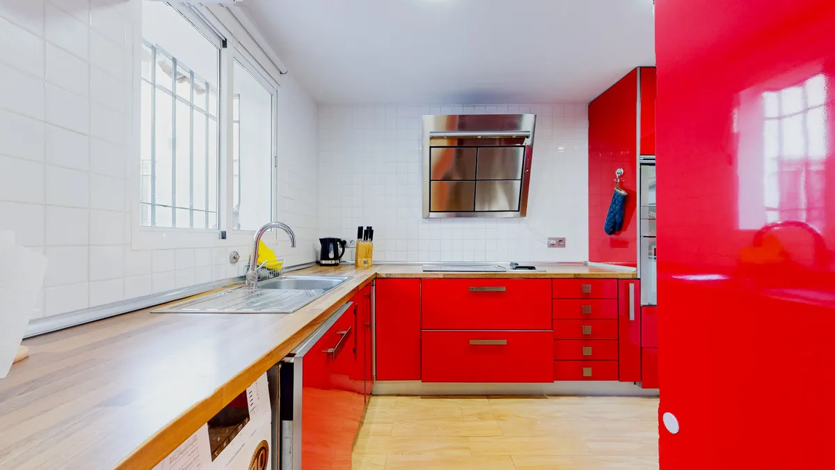 b29582a8-46b2-42e5-8746-d1c2c290fa53