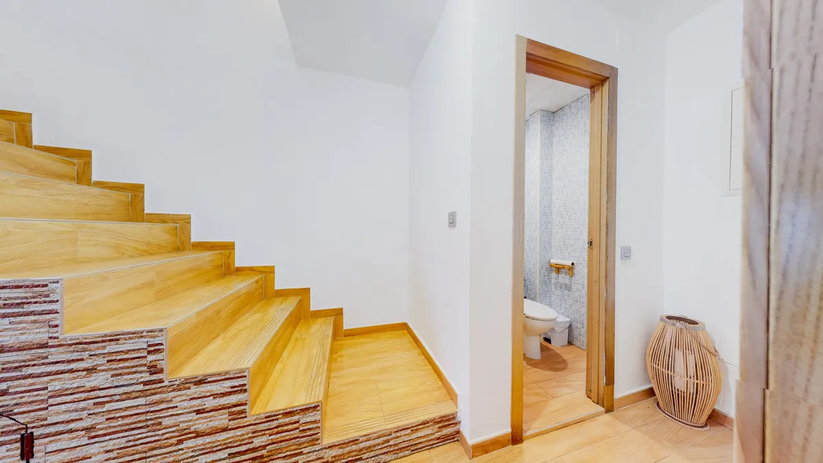 f6850e4b-92fc-434b-8dcc-5099ff097fc9