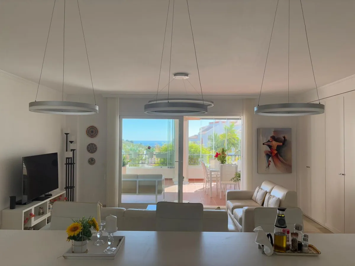 60d64bd9-f9be-4426-aa66-350ac71bf26e