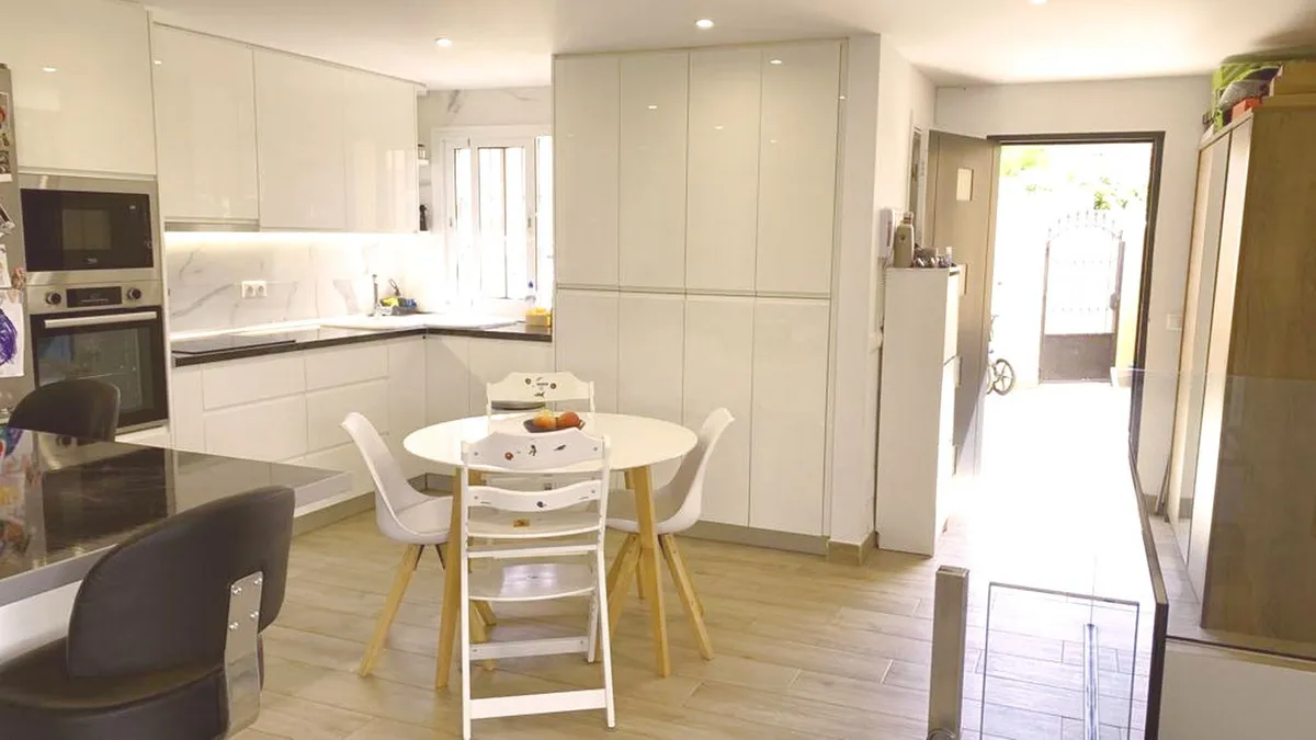 1329b05f-9749-4304-9c73-ec656e727b4f