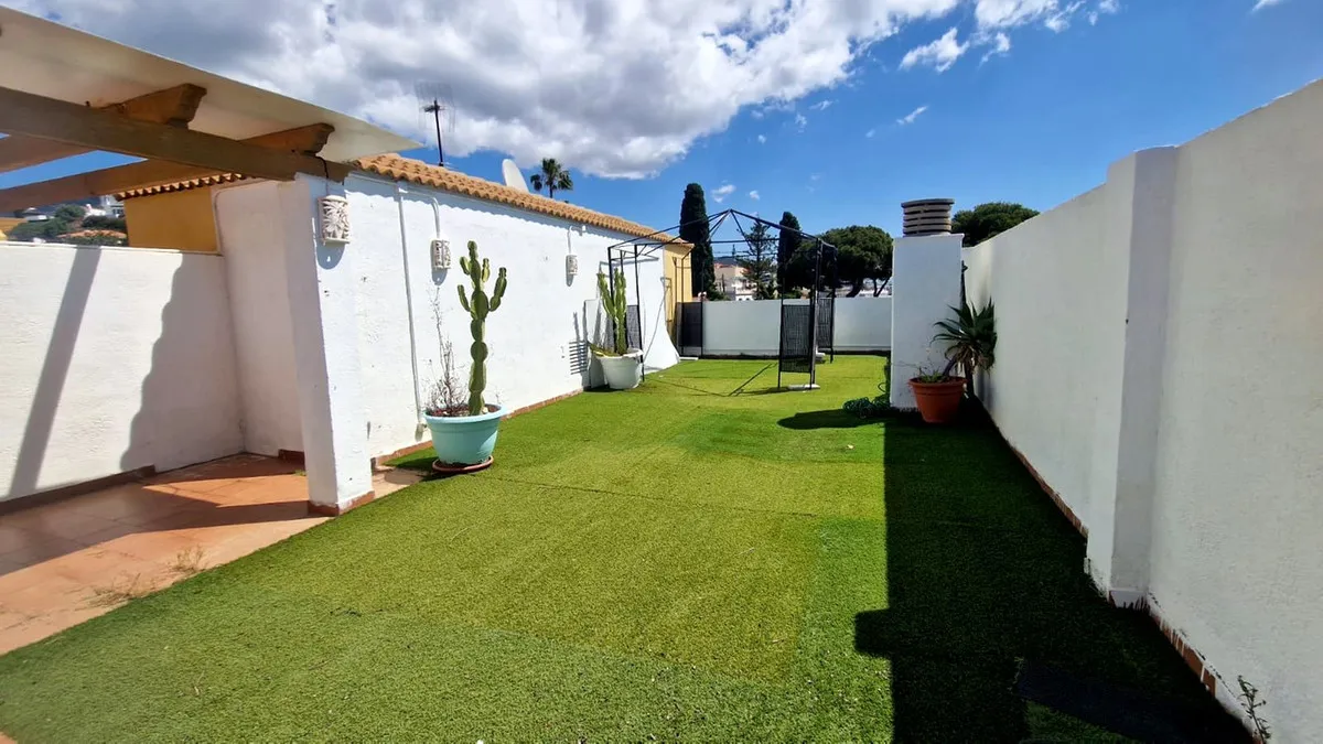 10d4f3d8-5adf-47f2-a8f9-2ed12a39ff0e