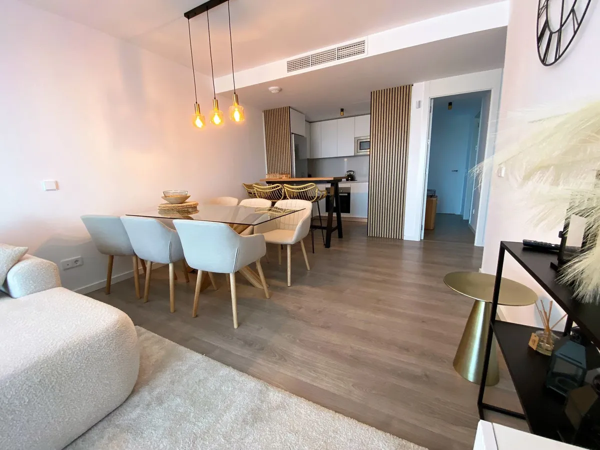 8f3eaca5-00ce-4ee8-8de6-7032f37a1894