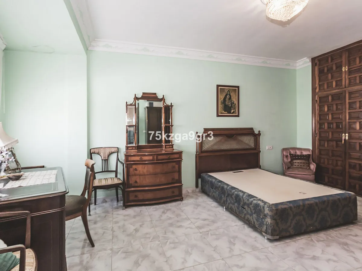 87f43eb1-72d4-4aa8-a56d-75dbd3a42667