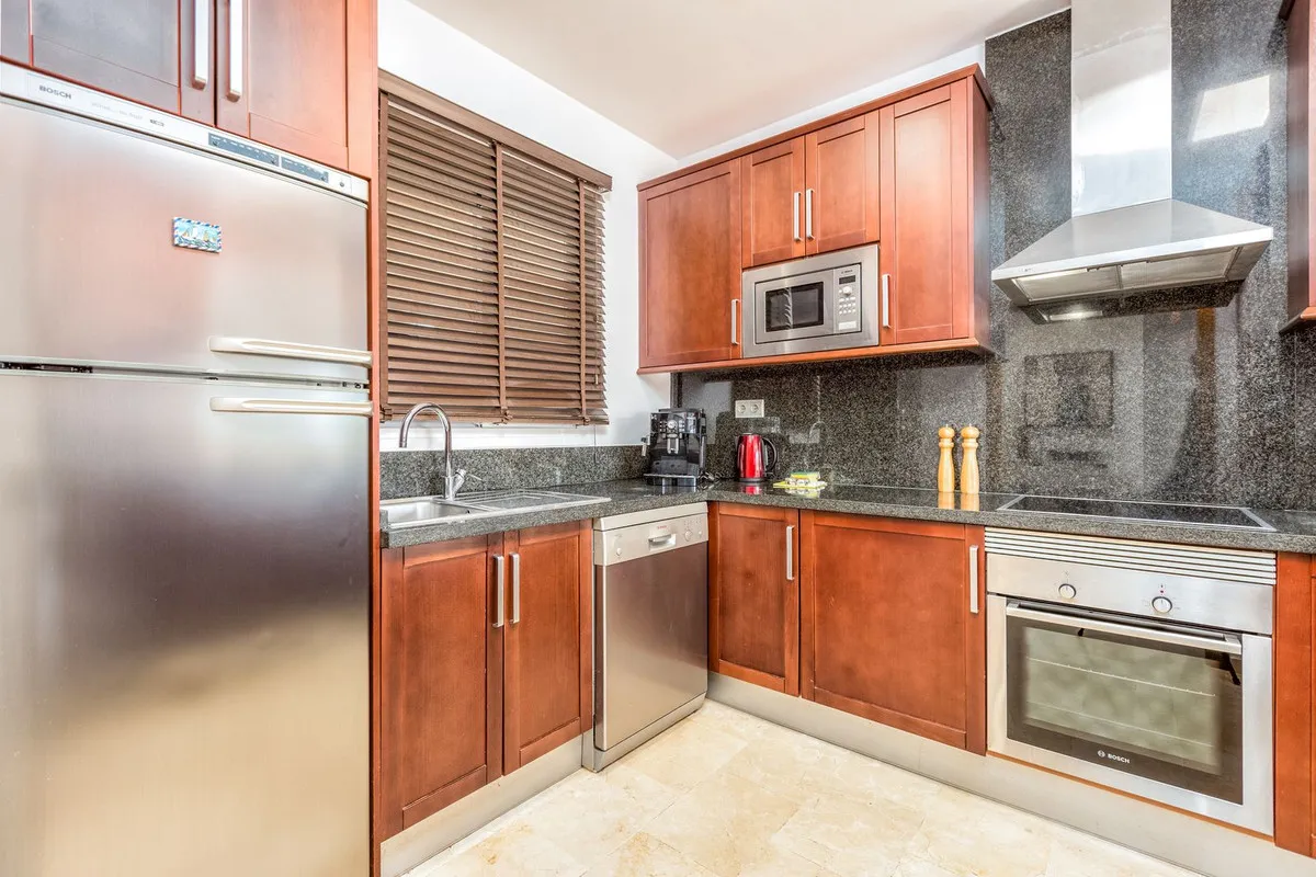 27f9f6aa-2054-437a-86c6-942969012ab6