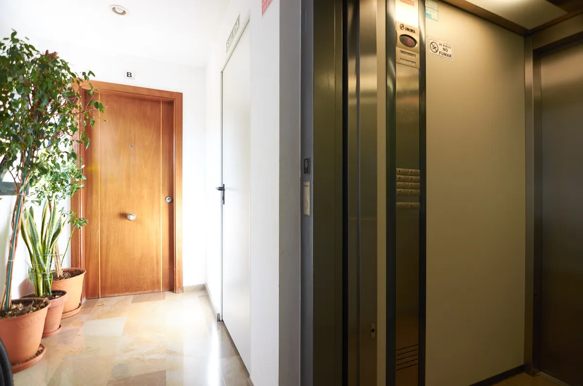 e223af92-729a-48db-ad1f-28d4f9d9c69a