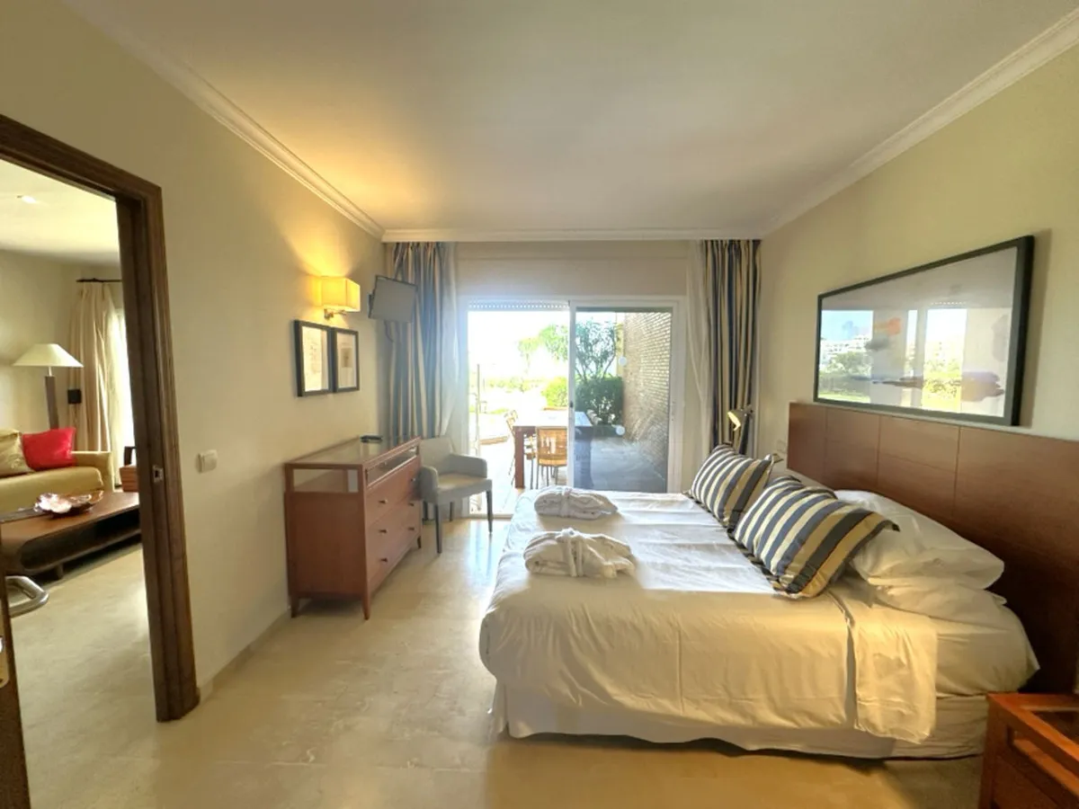 08c1d769-f135-497e-bae5-2cd9282624ad