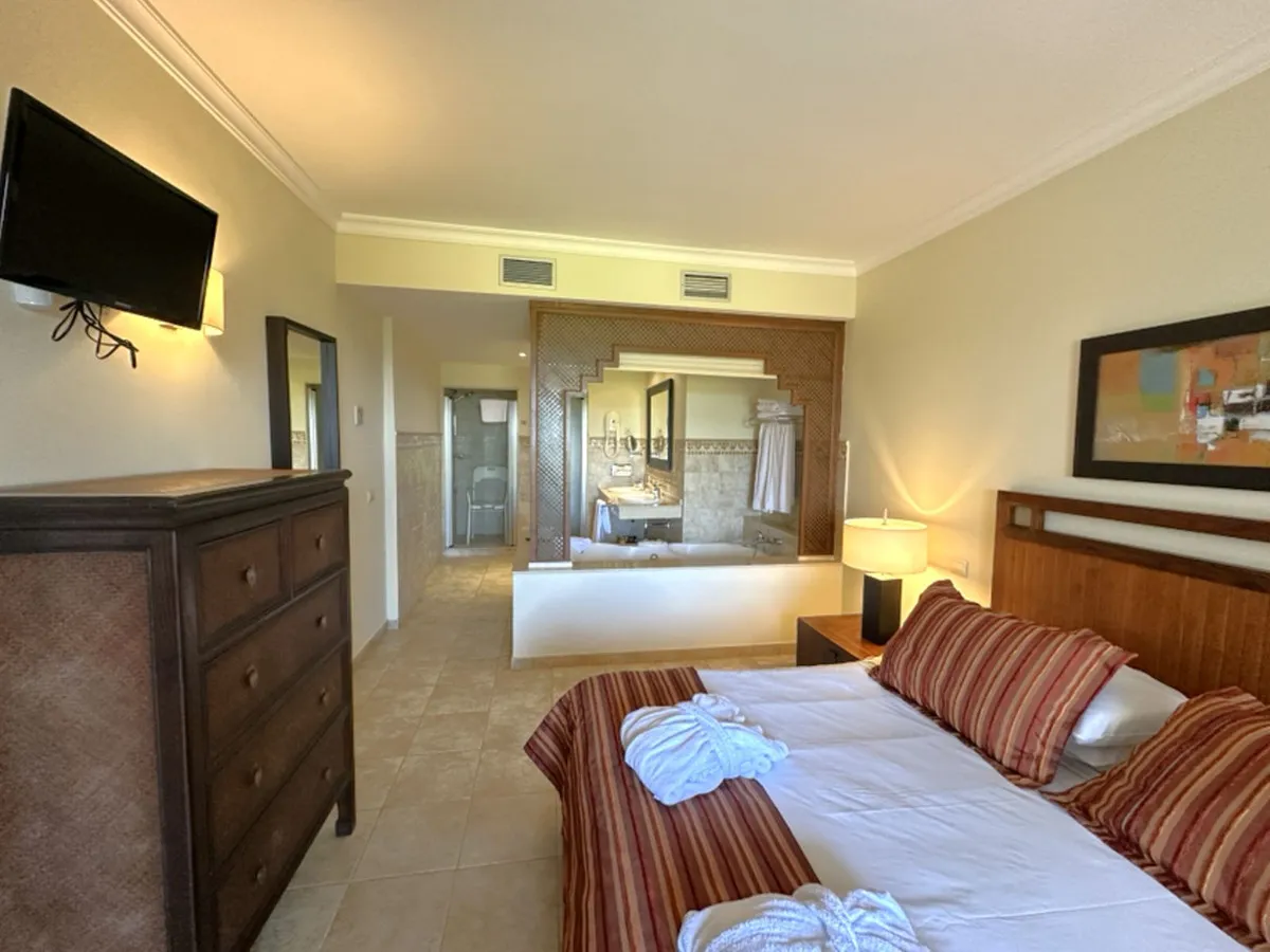 3a71a021-da71-46f3-93dc-cedfffeedbfc