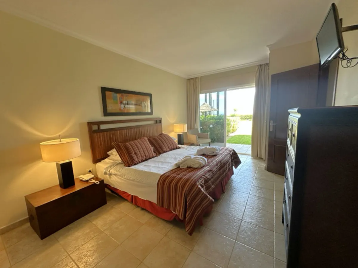 4373b9a5-ebd6-44dc-99ff-d7466331a786