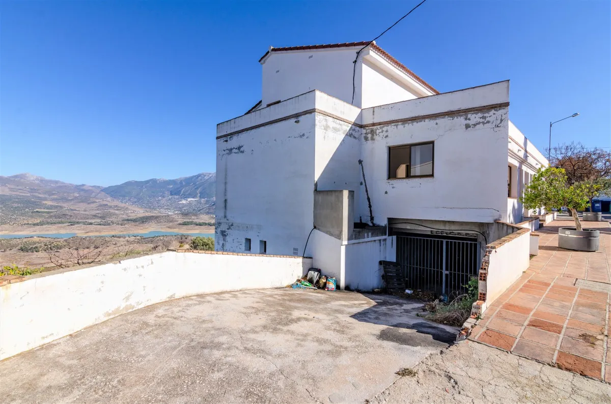 52b08c05-5734-4cfb-86c9-176111e2a139