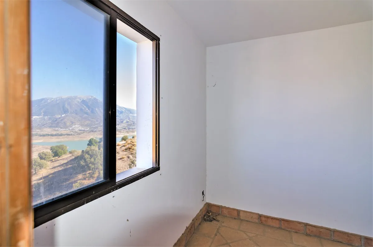 5e493f82-3e90-4cf6-98c9-473700dfe47e