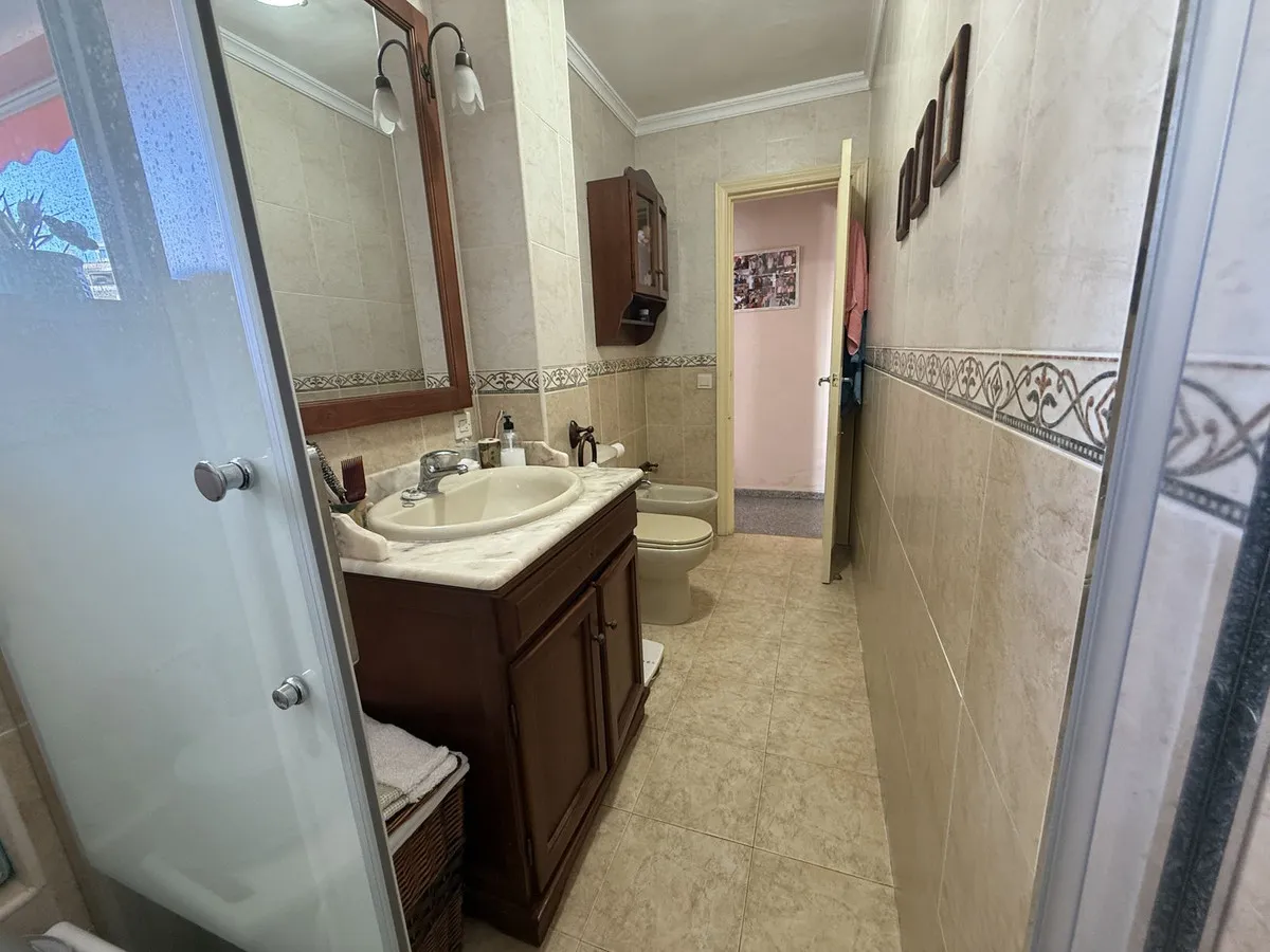 3b383491-e4a5-41c4-87b6-933b6bec018f