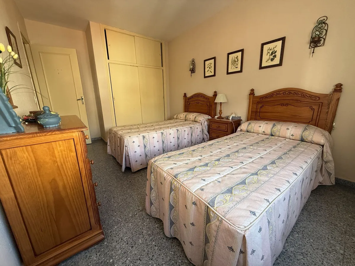 c81259b0-e988-4b49-86e3-8a76f3860644