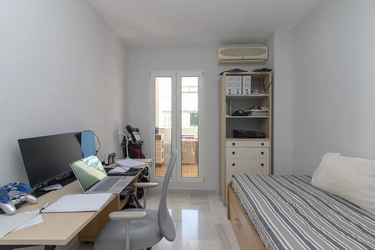 821833b5-4e57-4682-9f18-595ed7b1c98f