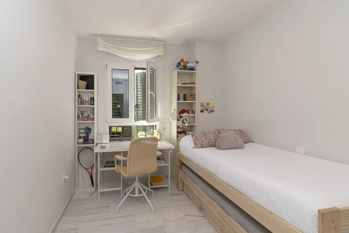 b8c9eaa2-b179-4a5d-8fd1-ff079a4ab8ce