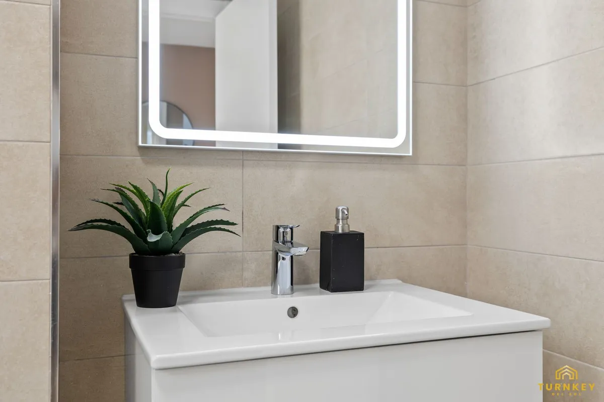 fb810d66-4fbc-446d-b17d-b2151d23975f