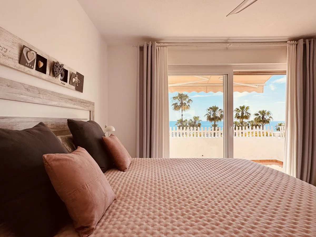 3a49123e-bc40-43c9-9e68-2ab0db779050