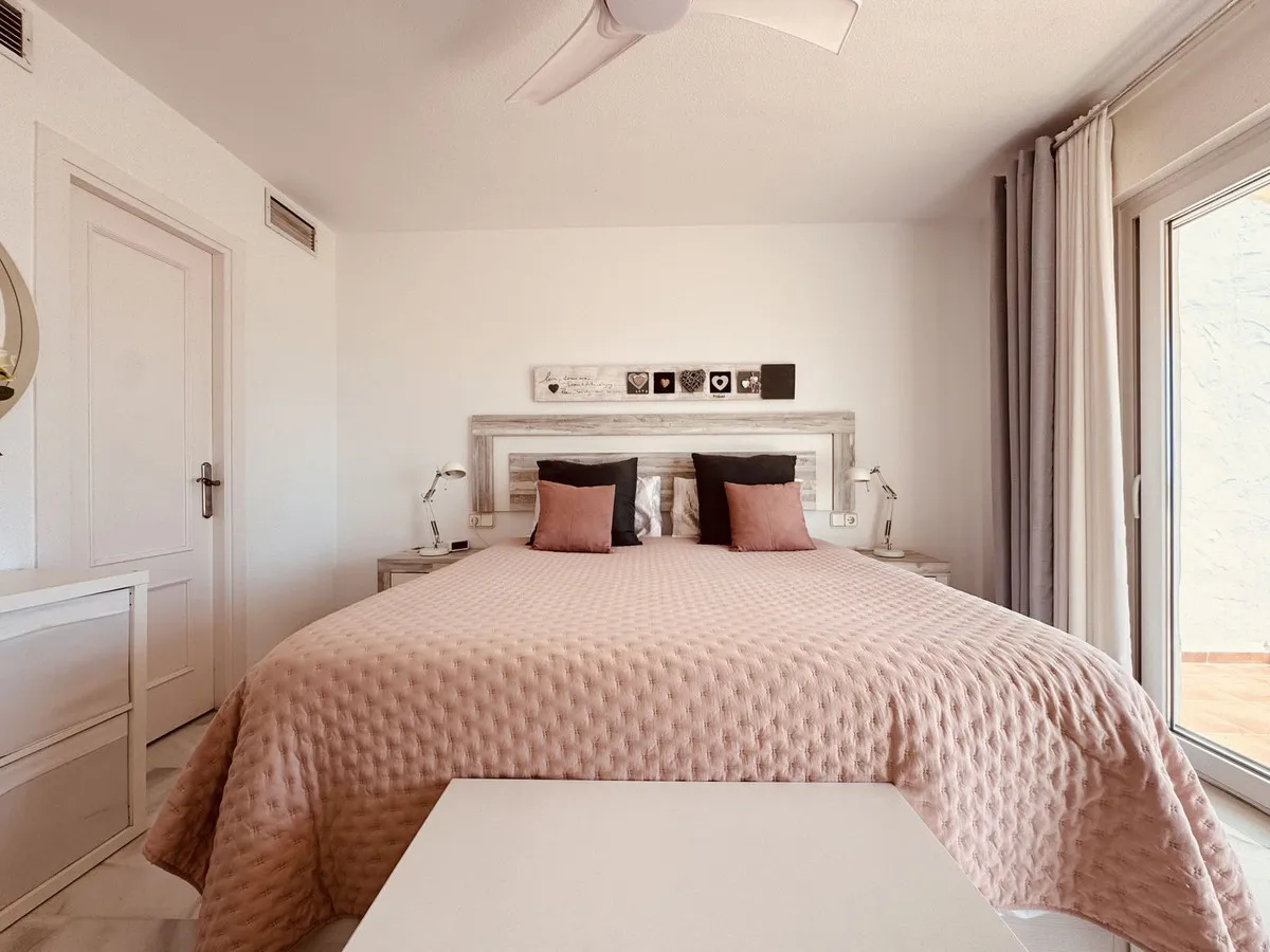 b100414f-2c90-46e2-93f8-98640ccc4ade