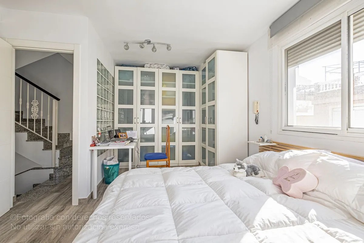 4c418f73-59b6-48dc-ac69-c436005e3828