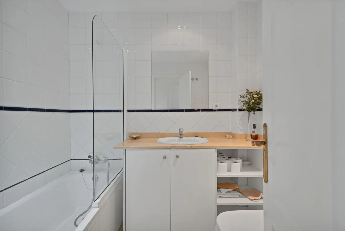 9f27346d-31bc-4c52-a214-9d3d63fe748c