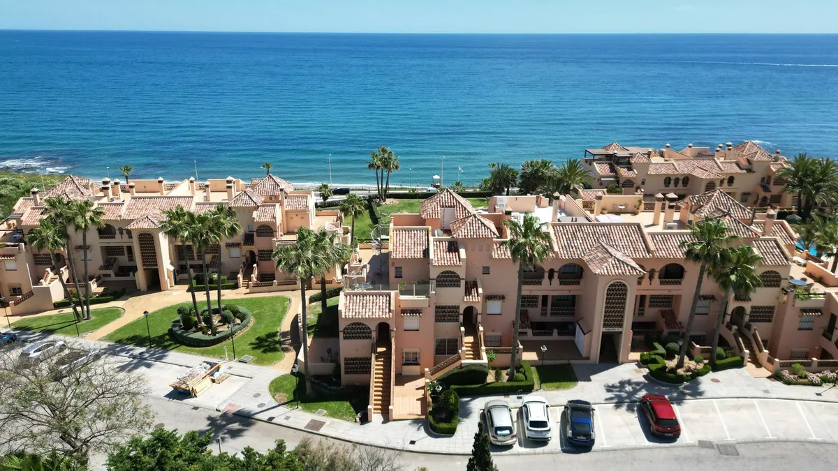 c802915a-5cce-44df-a166-3434a8b10693