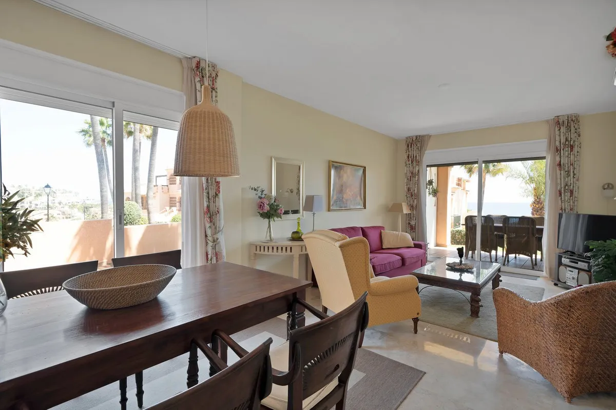 f1e1e499-eee2-46d0-8d5a-06b964cefe13