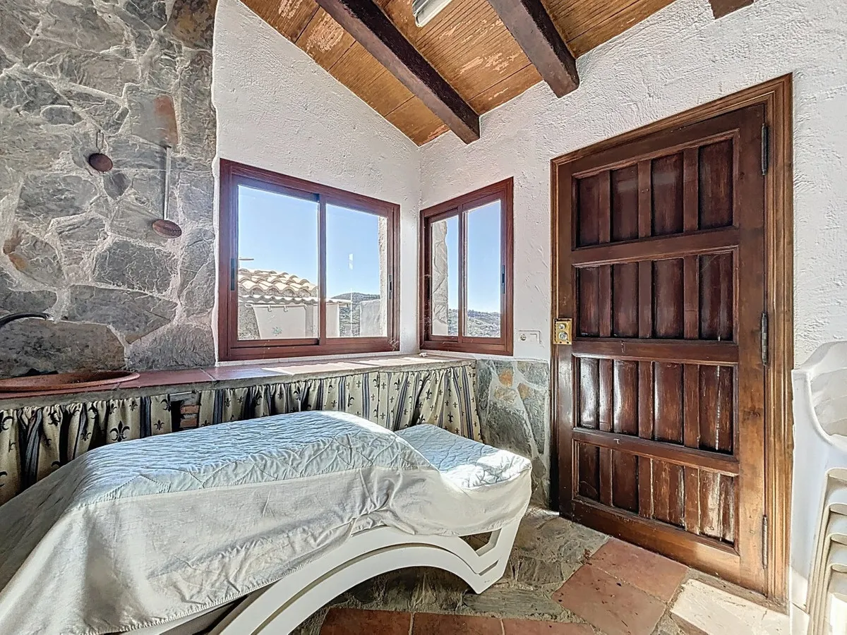 3ec65d62-c0e0-40de-aef6-a8bd2f0cfb1b