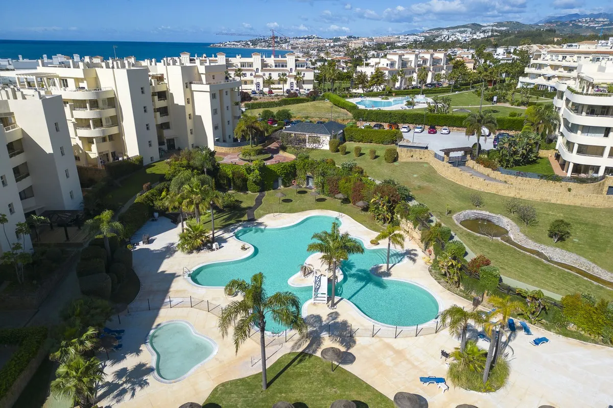 2bc20332-921e-429d-b8c1-8837e93b7e25