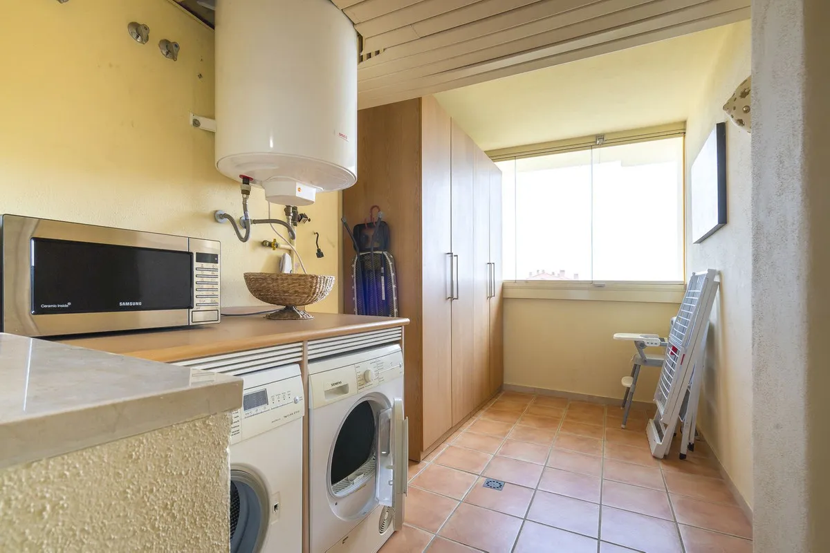 6bec8037-979f-432e-856e-90ebcfc5e835