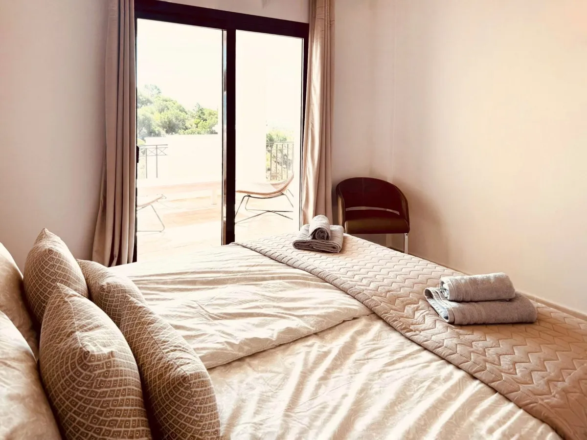 baef0ae3-a799-43f5-9252-ce61acf86f96