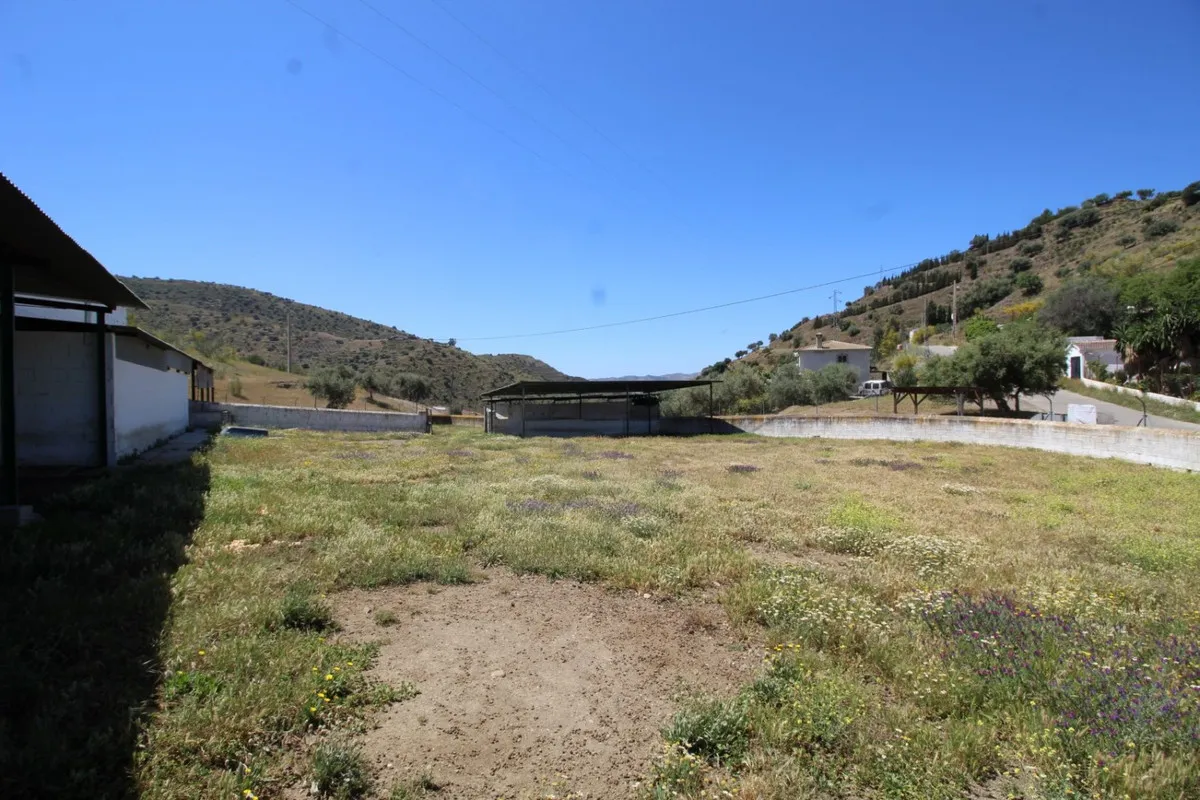 90f5c4a7-33e3-4669-bcd8-363efb6a02a6